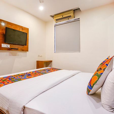 Fabhotel Twigo Inn Bombaim Exterior foto