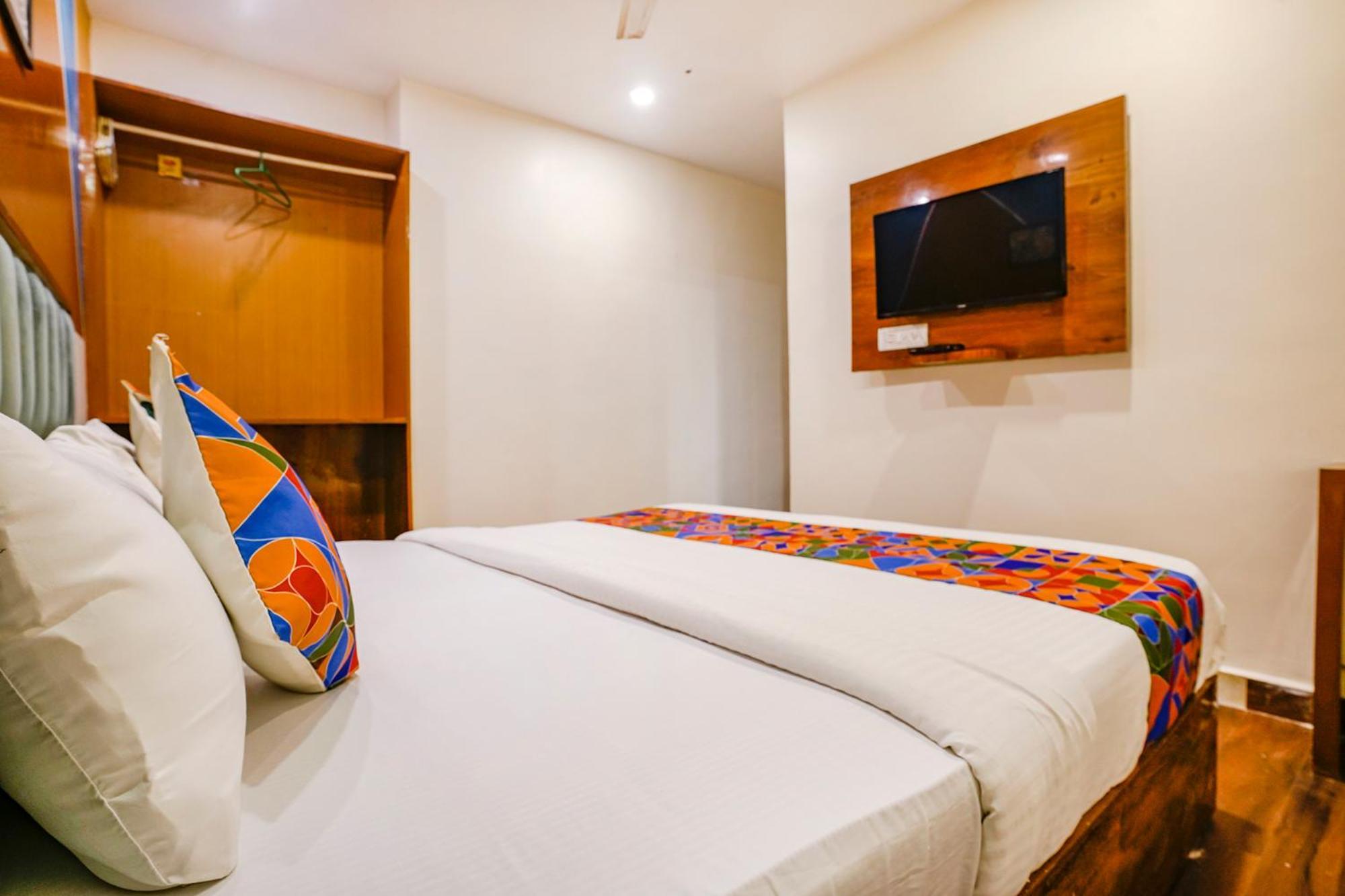 Fabhotel Twigo Inn Bombaim Exterior foto